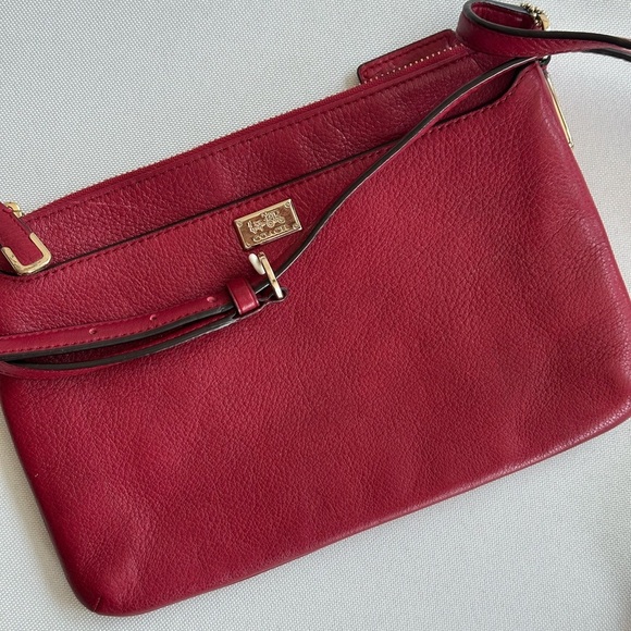 Coach Madison Pebbled Leather East West Swingpack - Picture 1 of 6